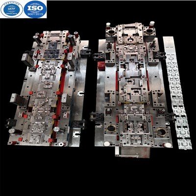 Progresywny blachy umiera